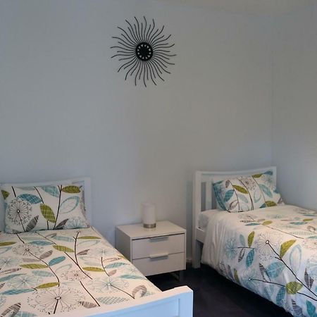 130 At The Waves Apartment Cowes Luaran gambar