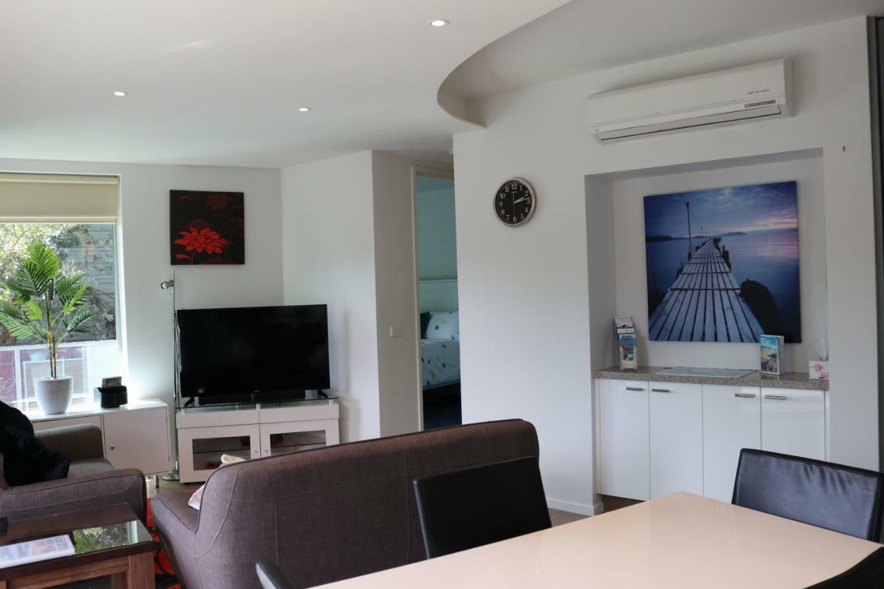 130 At The Waves Apartment Cowes Luaran gambar