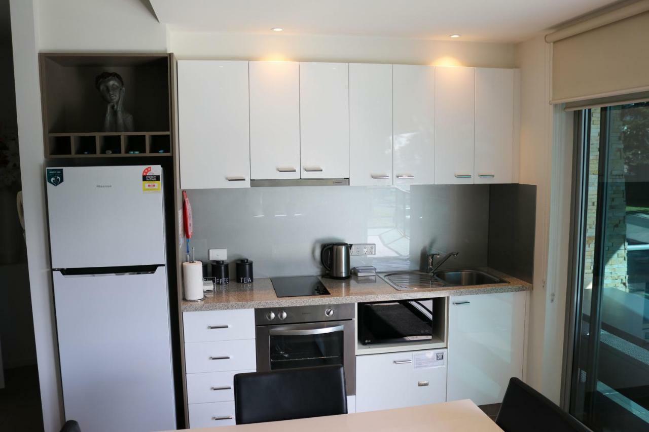 130 At The Waves Apartment Cowes Luaran gambar