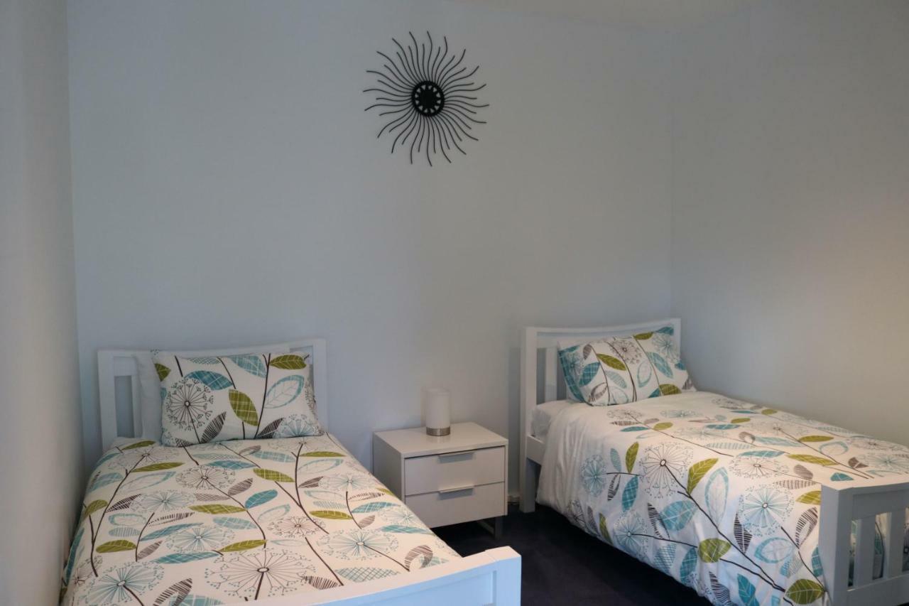 130 At The Waves Apartment Cowes Luaran gambar