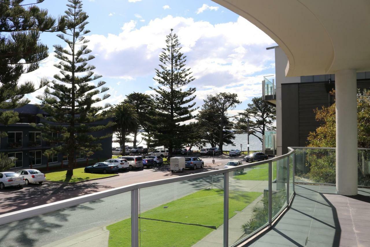 130 At The Waves Apartment Cowes Luaran gambar