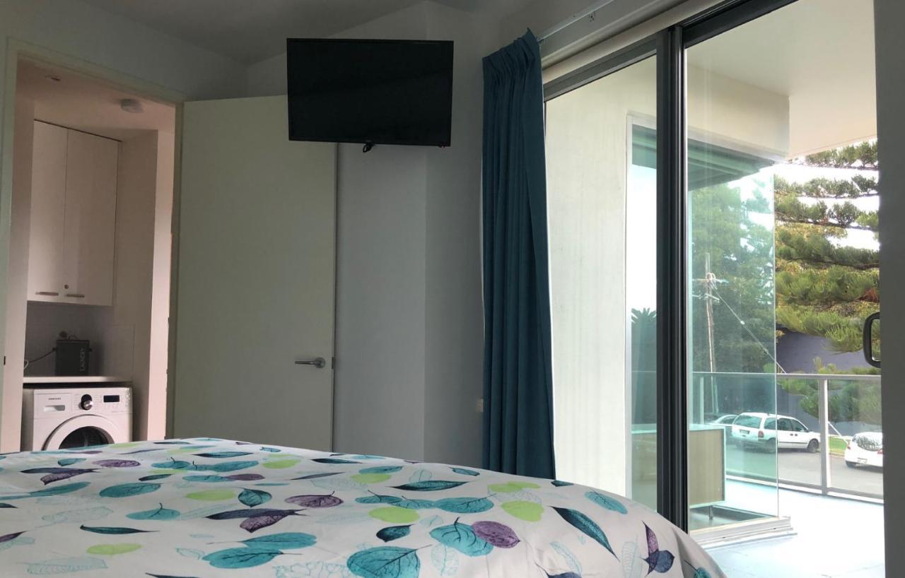 130 At The Waves Apartment Cowes Luaran gambar