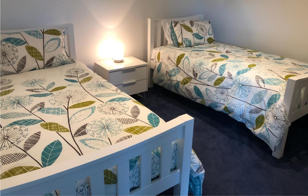 130 At The Waves Apartment Cowes Luaran gambar